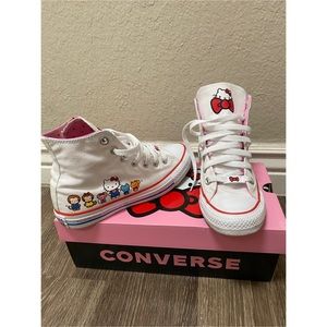Hello Kitty Converse